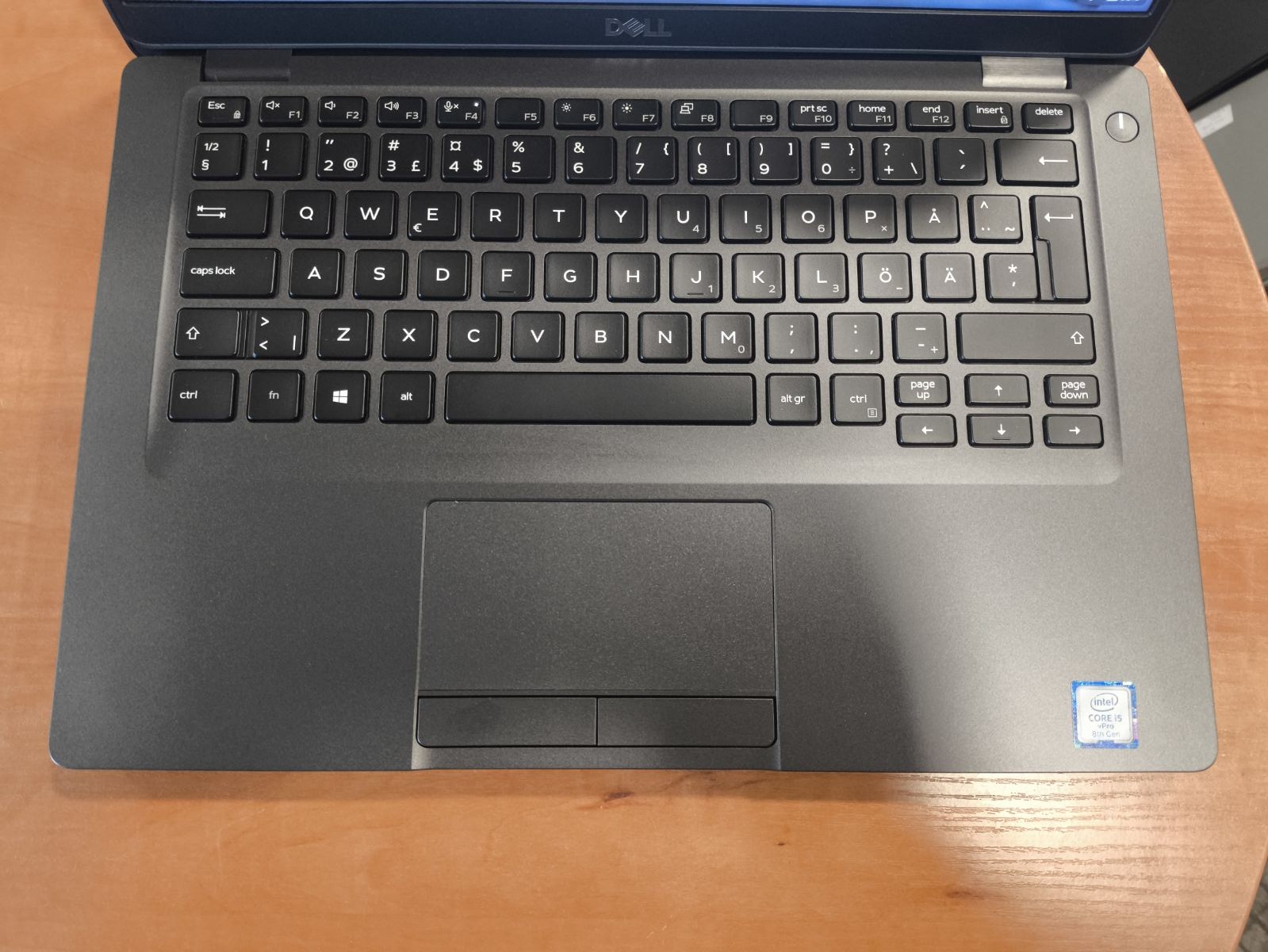 DELL Latitude 5400 14.0 FHD IPS, I5-8265u, 16GB, 256GB 12% - Image 2