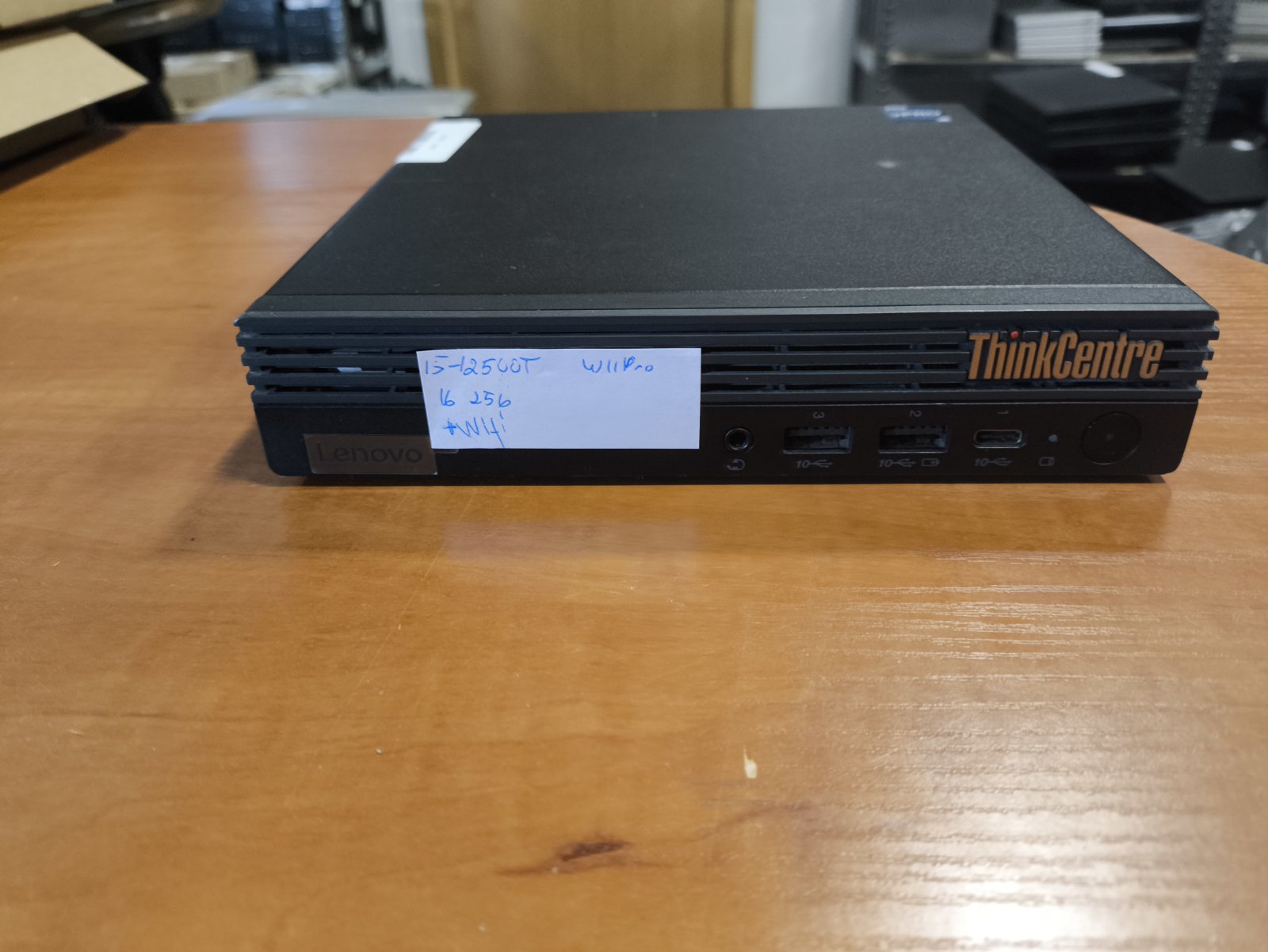 Lenovo ThinkCentre M80q Gen 3 Mini PC i5-12500T 16GB DDR5 256GB SSD, x2 DP + 1vnt HDMI , - Wifi yra