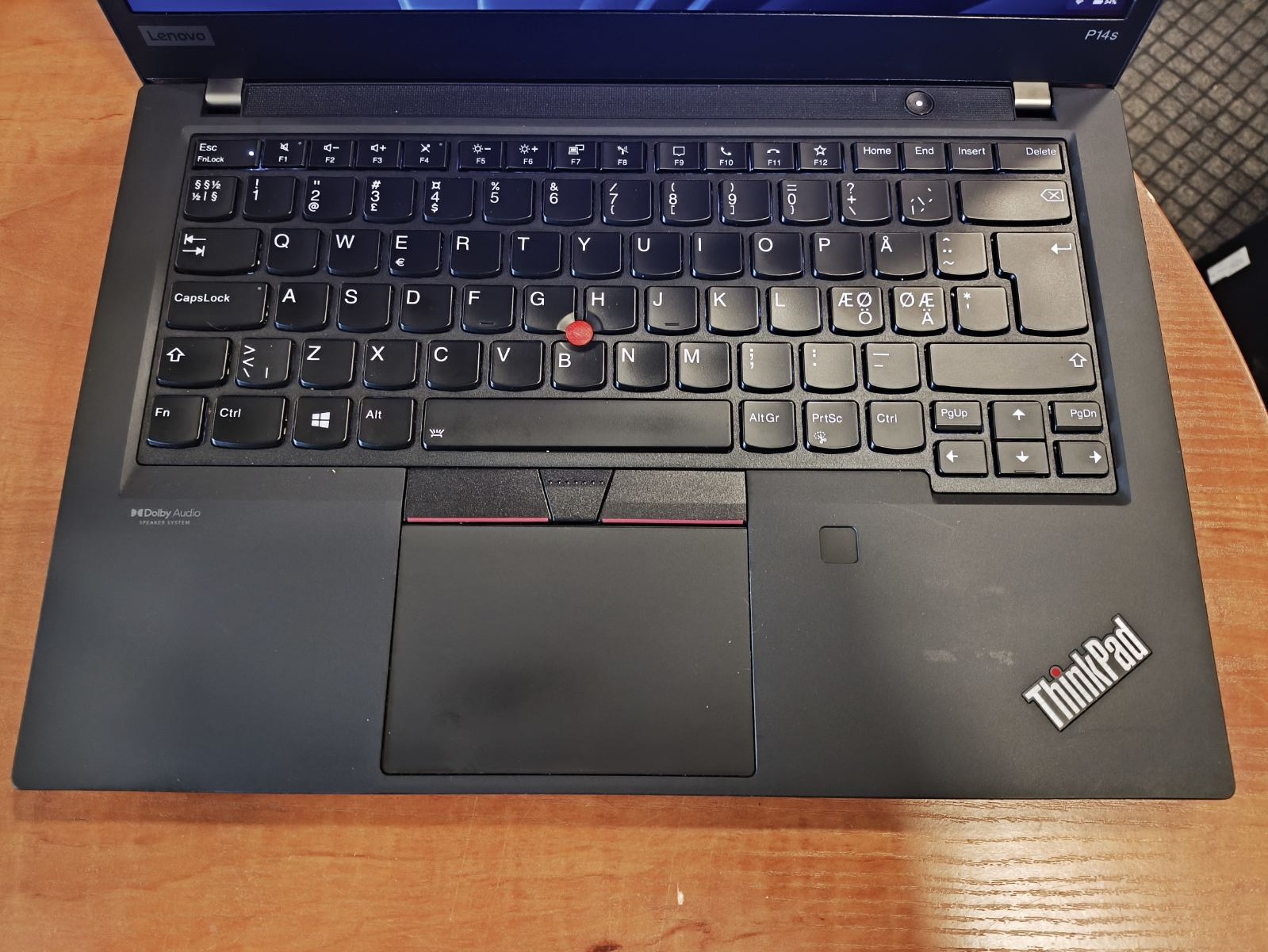 Lenovo ThinkPad P14S Gen 2 14" FHD IPS 300 Nit Ryzen 5 PRO 5650U, 16GB, 512GB SSD, 9% Yra nuospaudų nuo klaviatūros ekrane. - Image 2