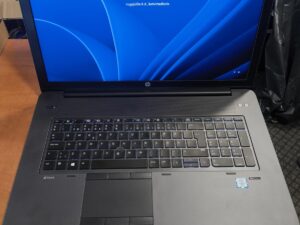 HP ZBook 17 G4 17.3 1920*1080 IPS Matinis i7-7820HQ 32GB 512GB P3000 6GB 17%