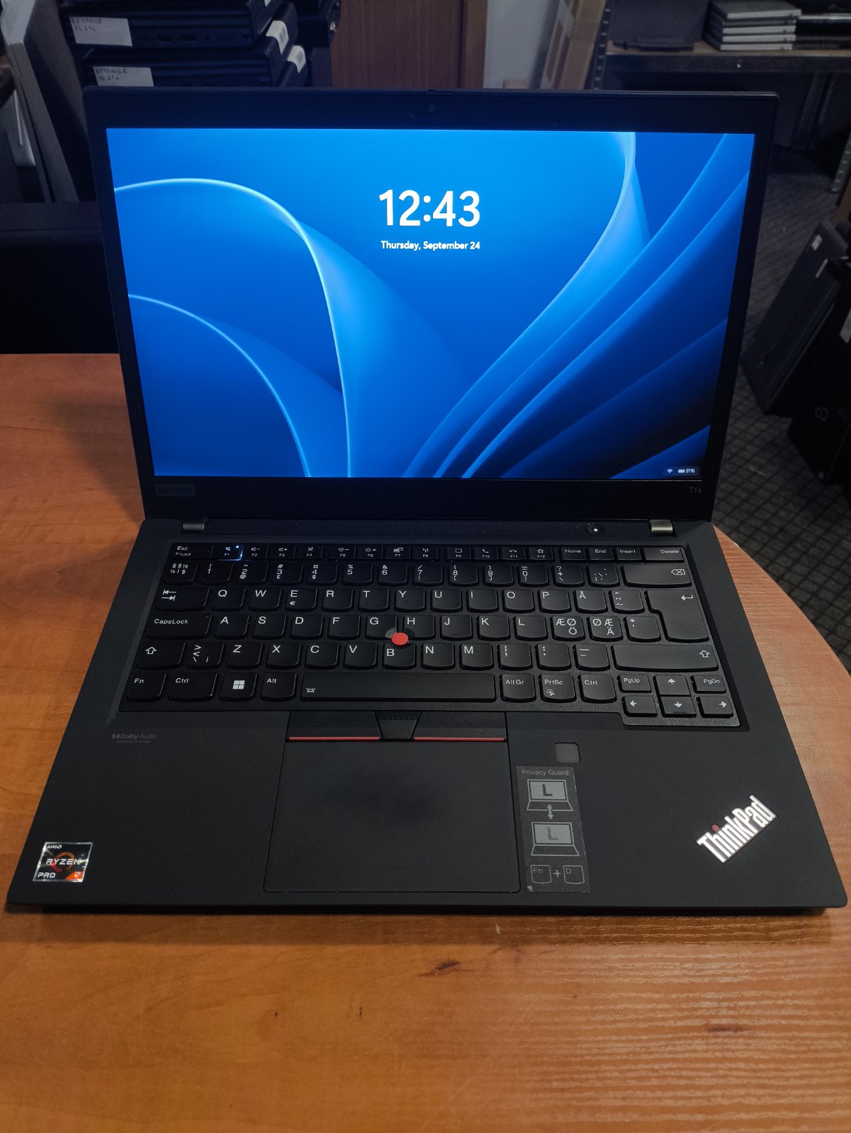 Lenovo ThinkPad T14 Gen 2 14" FHD IPS Touch 500 Nit Ryzen 7 PRO 5850U, 16GB, 256GB SSD, 9% 1vnt USB neveikiantis