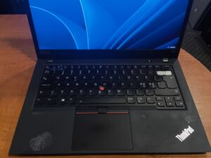 Lenovo Thinkpad P14S Gen 2 14.0 FHD IPS i7-1165G7 16GB 512GB SSD Nvidia Quadro T500 4GB, Gera baterija 8%, Klaviatūros defektas
