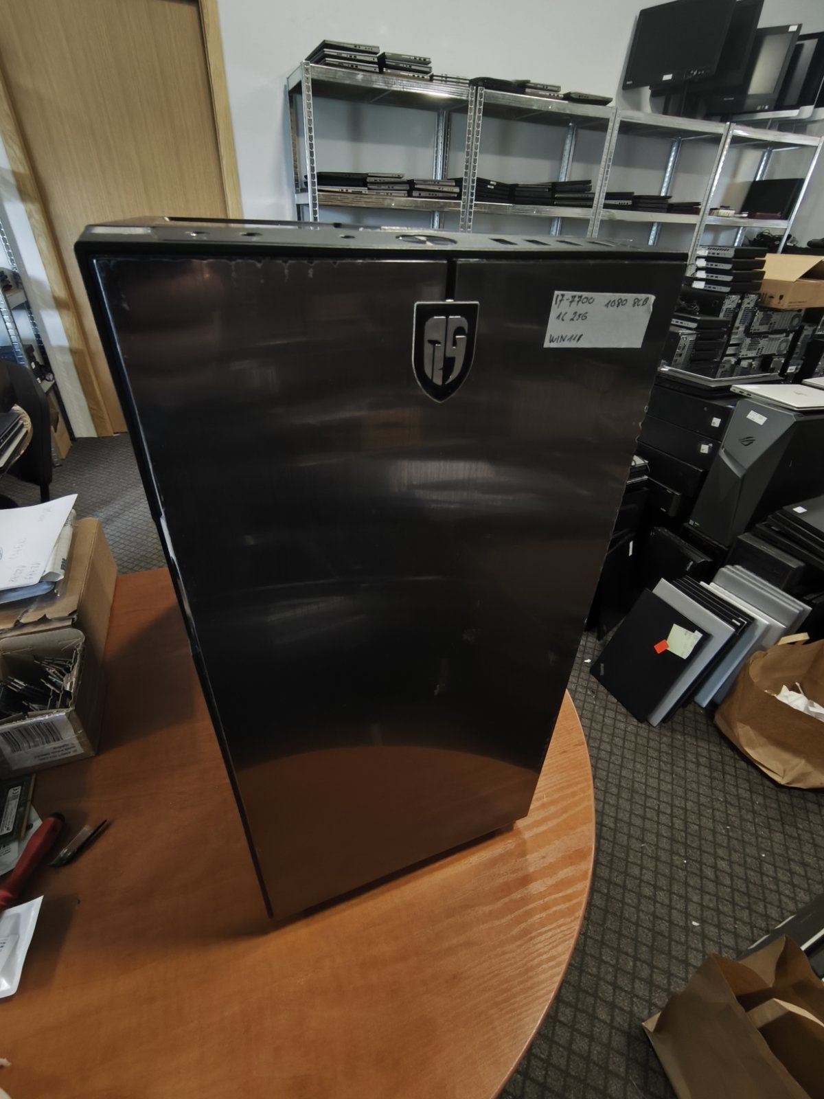 Old High End gamming PC i7-7700 16GB ( 2*8GB ), 256GB SSD NMVe, GTX 1080 8GB, Modulinis 1000W PSU Corsair, CORSAIR AUŠINIMAS SKYSČIU ! (Kopija)