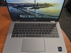 Dell latitude 5330 13.3 FHD IPS Touch i7-1265u 16gb 256gb 6%
