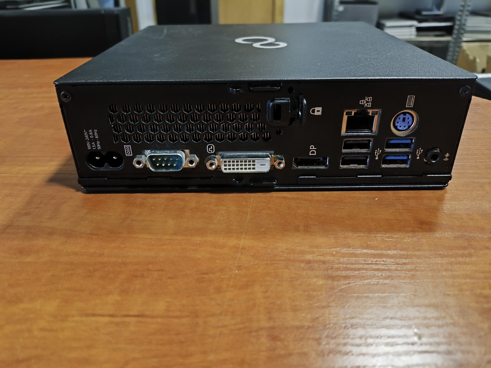 ESPRIMO Q556/2 Mini PC i3-6100t 8gb 256gb SSD 6vnt USB, LAN, DVI, Display port, Com Port jungtys. WIFI YRA - Image 2