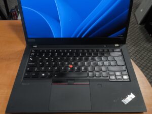 Lenovo ThinkPad P14S Gen 2 14" FHD IPS 300 Nit Ryzen 5 PRO 5650U, 16GB, 512GB SSD, 10% Yra nuospaudų nuo klaviatūros ekrane