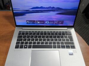HP EliteBook 840 G10 14.0 FHD+ IPS i5-1335U 16GB 512GB SSD 10%, Windows 11 pro suinstaliuota