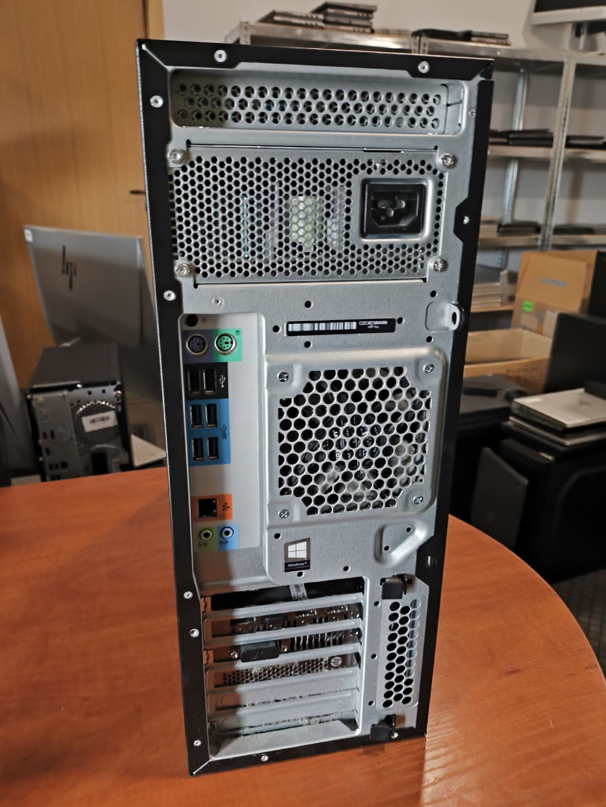 HP Z440 Workstation Intel Xeon E5-2690 V4 14 branduolių 32GB DDR4 Server RAM 256GB NMVe Nvidia GTX 1070 8GB - Image 2