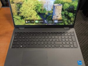 DELL Latitude 3540 15.6 FHD IPS i5-1335U 16GB 256GB SSD 11%, Windows 11 pro suinstaliuota