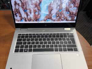 HP ProBook 435 G10 13.3 FHD IPS X360 Touch AMD Ryzen 3 7330U 16GB 256GB SSD 1%
