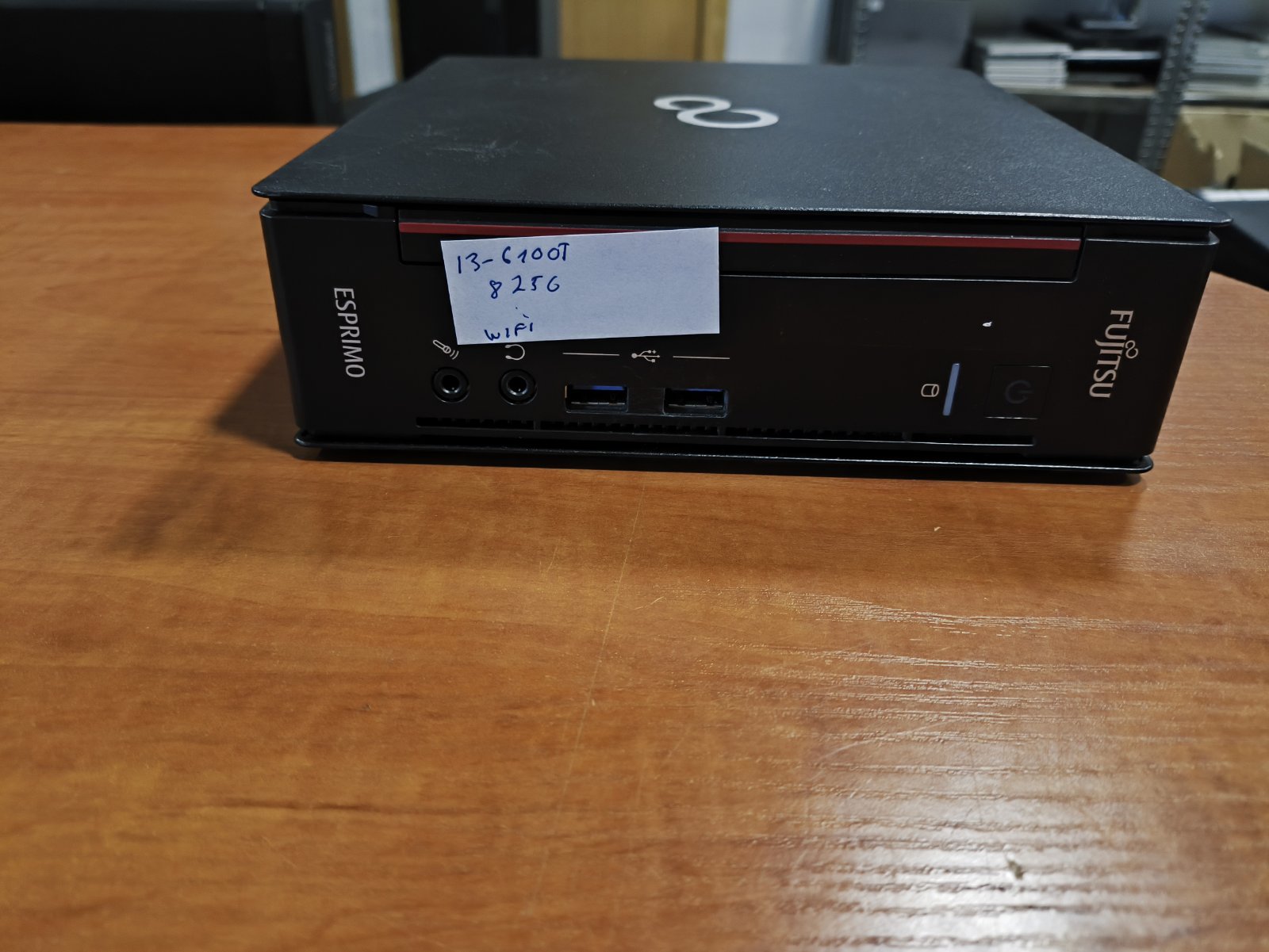 ESPRIMO Q556/2 Mini PC i3-6100t 8gb 256gb SSD 6vnt USB, LAN, DVI, Display port, Com Port jungtys. WIFI YRA