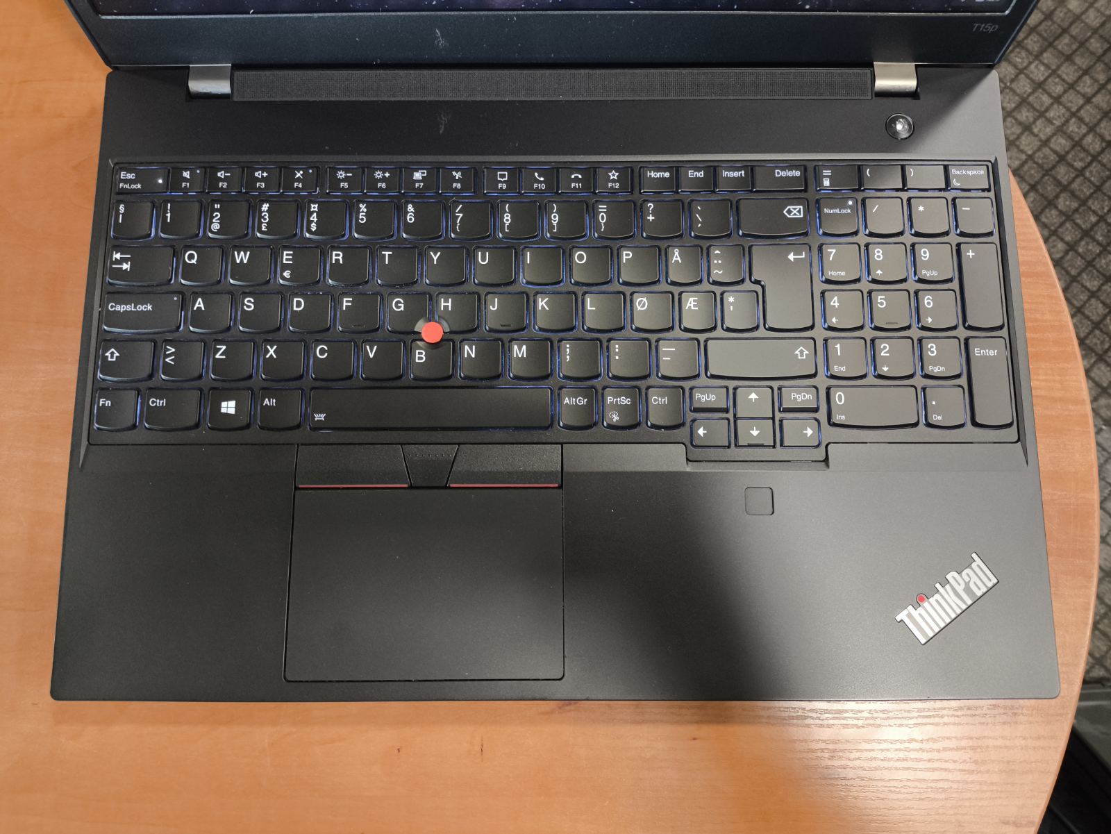 ThinkPad T15p Gen 1 15.6 FHD IPS i7-10850H 16GB 512GB SSD NVIDIA GTX 1050 3GB , 0% - Image 2