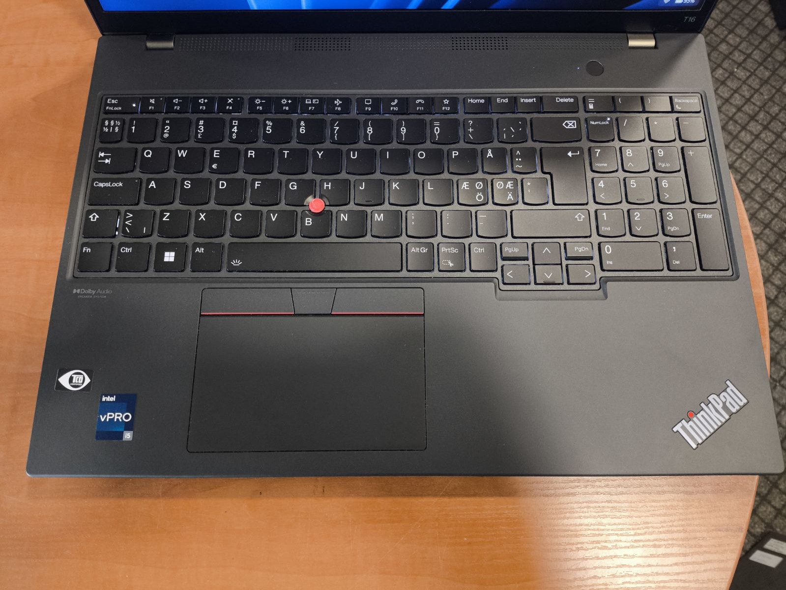 Lenovo ThinkPad T16 Gen 1 16.0 FHD+ IPS i5-1245U 16GB 256GB 0% - Image 2
