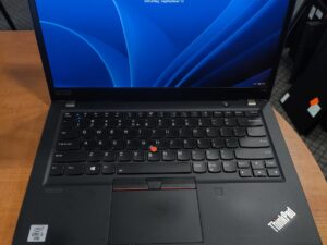 Lenovo ThinkPad T14s Gen1 14.0 FHD  IPS Touch i5-10310U 16gb 512gb 12% USA Klaviatūra, nedidelis kosmetinis trūkumas