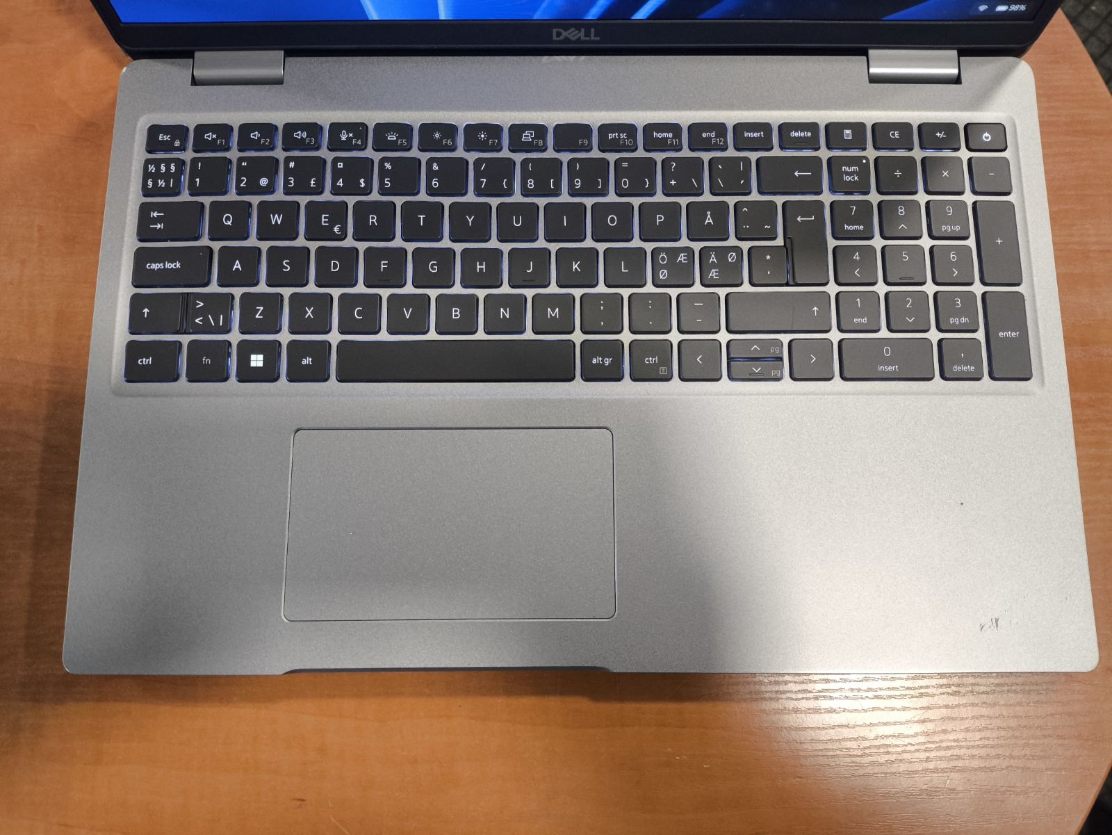 Precision 3571 15.6 FHD IPS i7-12700H 1*32GB DDR5 4800MHz, 512GB SSD, Quadro T600 4GB, 7% 97WH, Nedidelis kosmetinis defektas žiurėti foto - Image 2