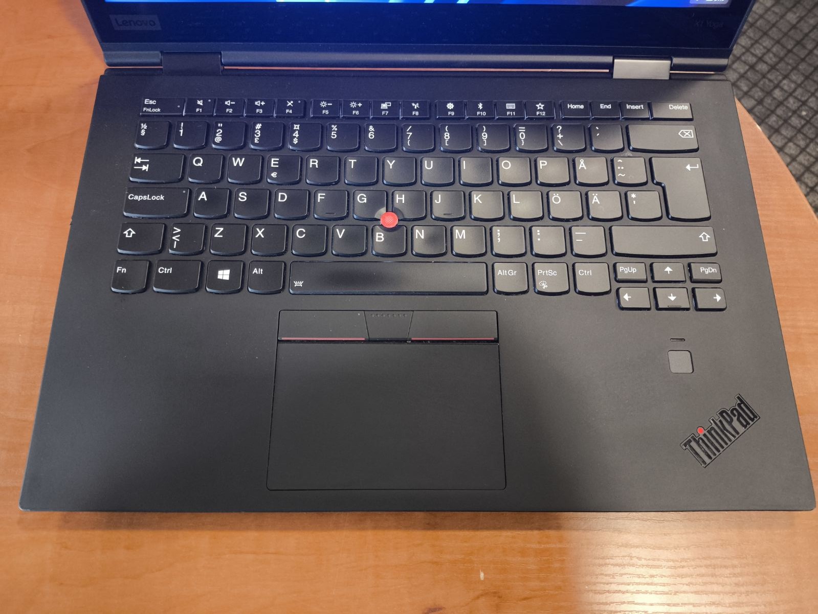 Lenovo ThinkPad X1 Yoga G3 X360 14.0 2560*1440 IPS i7-8550u 16GB RAM 512GB SSD 23% - Image 3