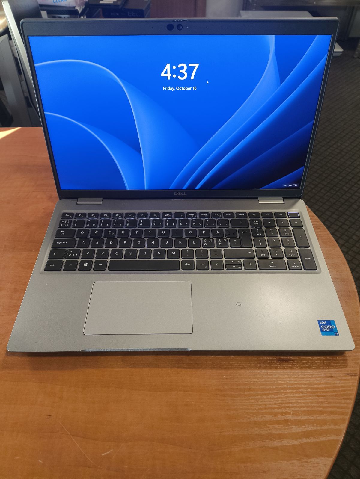 Dell Latitude 5521 15.6" FHD IPS Touch i7-11850H 16GB 512GB SSD 26%