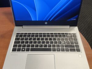 HP ProBook 445 G7 14.0 Fhd Ips Ryzen 3 4300u 8gb 256gb 12% Windows 11 Home surašyta