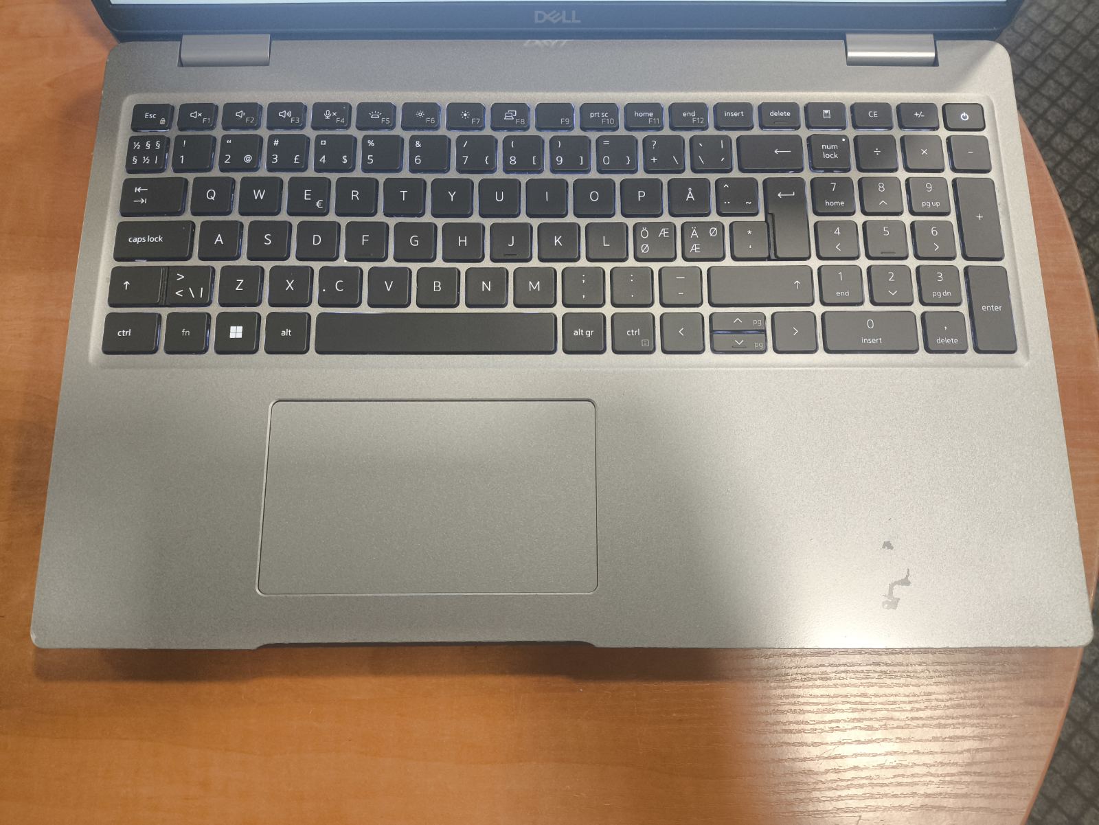 Precision 3571 15.6 FHD IPS i7-12700H 1*32GB DDR5 4800MHz, 512GB SSD, Quadro T600 4GB, 49% 97WH, Ekrane trūkumai, speakeriai groja nešvariai - Image 2