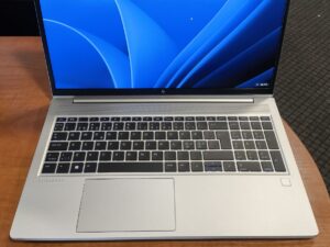 HP EliteBook 650 G9 15.6 Fhd Ips i5-1235U 16GB 512GB SSD 25%