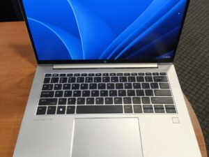 HP Elitebook 845 G9 Fhd+ Ips Touch Ryzen 5 6650u 32gb, 1*32GB DDR5 512GB SSD 20%, USA Klaviatūra