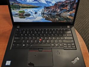 Lenovo Thinkpad T480s 14.0 Fhd Ips i5-8250u 8gb 256gb SSD 20%, Windows suinstaliuota, su kosmetiniai trūkumais