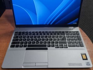 Dell Latitude 5511 15.6 FHD IPS i7-10850H 16GB 512GB SSD Nvidia MX 250 2GB, 47%