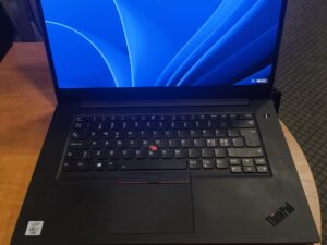 Lenovo Thinkpad X1 Gen 3 Extreme 15.6 4K Oled 600 Nit Tocuh i7-10850H 32GB 512GB GTX 1650 Ti Max-Q 4GB GDDR6 12%