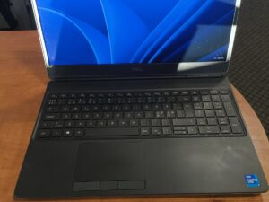 Precision 7560 15.6" FHD IPS i7-11850H 32GB 1TB SSD Quadro T1200 4GB, 24%