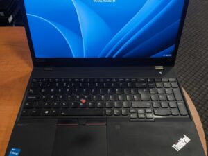 Lenovo Thinkpad P15S Gen 2 15.6 FHD IPS i5-1135G7 16GB 512GB SSD Nvidia Quadro T500 4GB 33% UK Klaviatūra