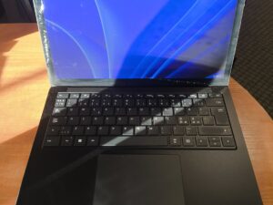 Surface Laptop 4 13.5 Touch 2256*1504 i5-1145G7 16GB 512GB 16%