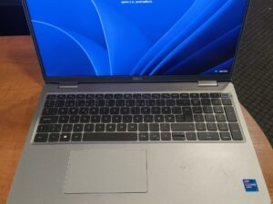 Dell Latitude 5520 15.6 Fhd Ips i7-1185g7 32gb RAM 1TB SSD 0%