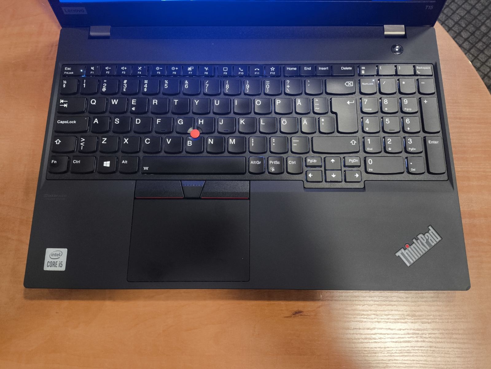 Lenovo Thinkpad T15 15.6 4K IPS 500 Nit , i5-10210U, 8GB RAM, 512GB SSD, 16% Ekrane yra kosmetinių trūkumų - Image 2