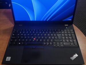 Lenovo Thinkpad T15 15.6 4K IPS 500 Nit , i5-10210U, 8GB RAM,  512GB SSD, 16% Ekrane yra kosmetinių trūkumų