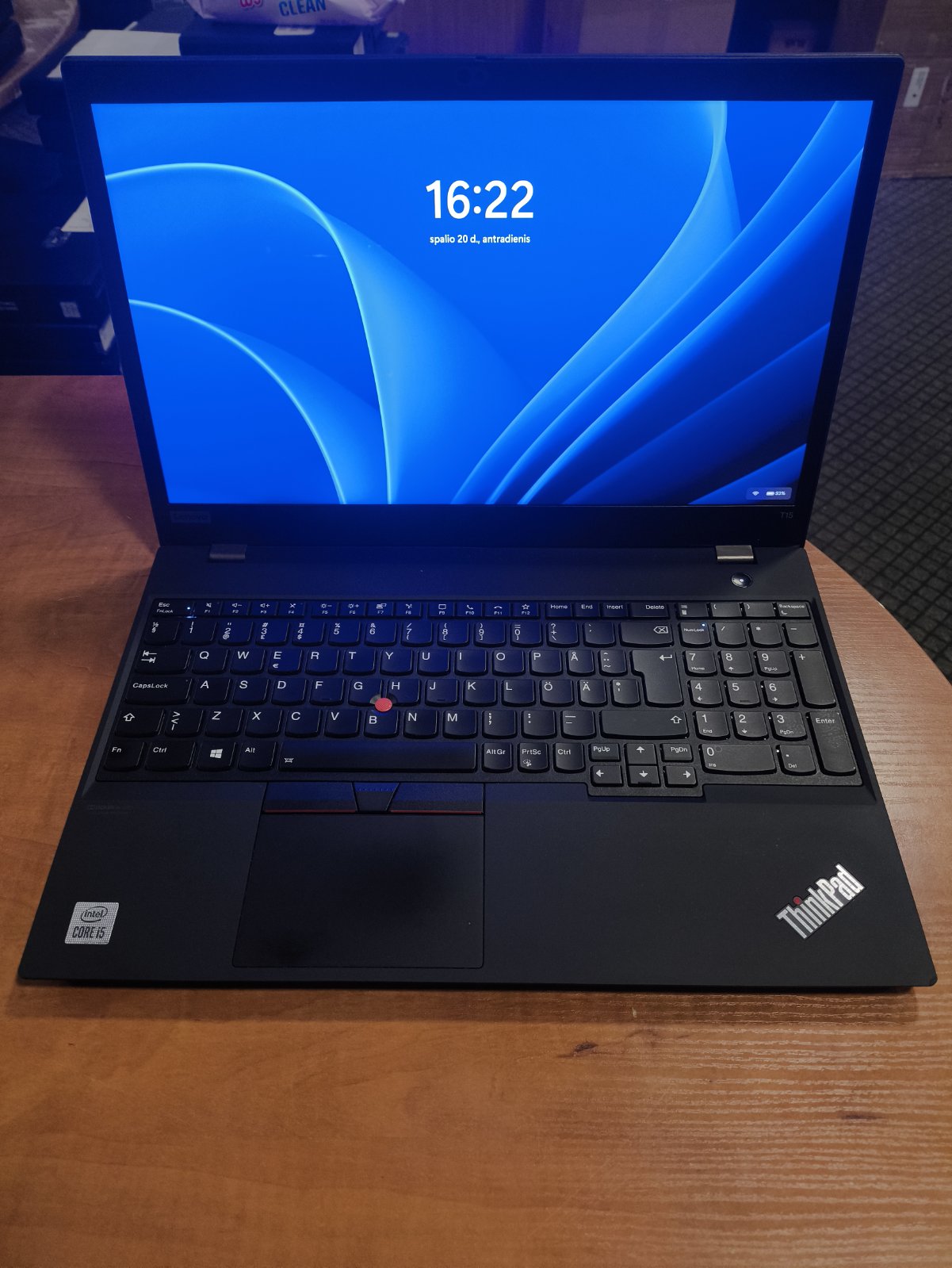 Lenovo Thinkpad T15 15.6 4K IPS 500 Nit , i5-10210U, 8GB RAM, 512GB SSD, 16% Ekrane yra kosmetinių trūkumų