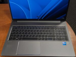 HP ZBook Power 15.6 G8 15.6 FHD IPS i7-11850h 32gb 512gb Rtx A2000 4gb 24%