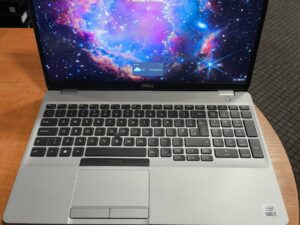 Dell Precision 3551 15.6 FHD IPS i7-10750H 16GB 256 SSD Quadro P620 4GB , 1%