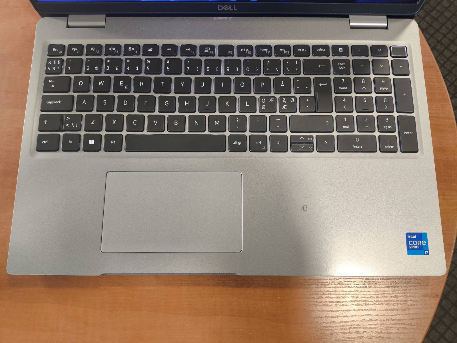 Dell Latitude 5521 15.6" FHD IPS Touch i7-11850H 16GB 512GB SSD 26% - Image 2