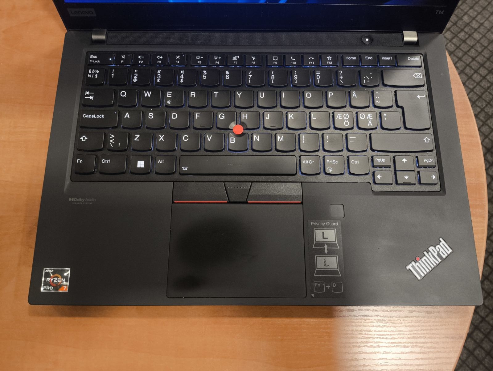 Lenovo ThinkPad T14 Gen 2 14" FHD IPS Touch 500 Nit Ryzen 7 PRO 5850U, 16GB, 256GB SSD, 10% Nuospaudos ekrane - Image 2