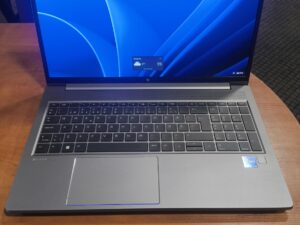 HP ZBook Power 15.6 G8 15.6 FHD IPS i7-11850h 32gb 512gb Rtx A2000 4gb 20%