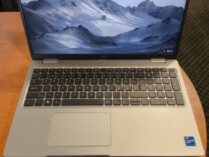 Latitude 5520 15.6 FHD IPS i7-1185G7 16GB 256GB SSD 24%